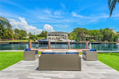 Casa en alquiler en Hallandale Beach, Florida, 7 dormitorios, 344.11 m2 № 13026 - foto 8