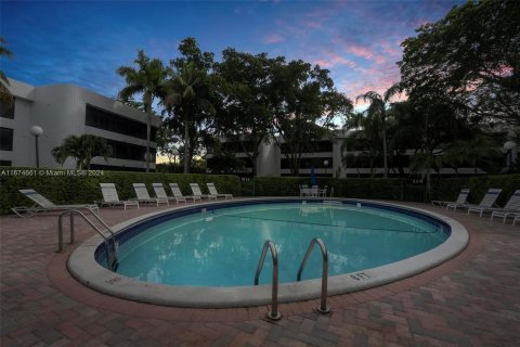 Condominio en venta en Hollywood, Florida, 2 dormitorios, 120.77 m2 № 1402987 - foto 1