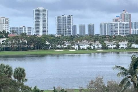 Condo in Aventura, Florida, 1 bedroom  № 912902 - photo 17