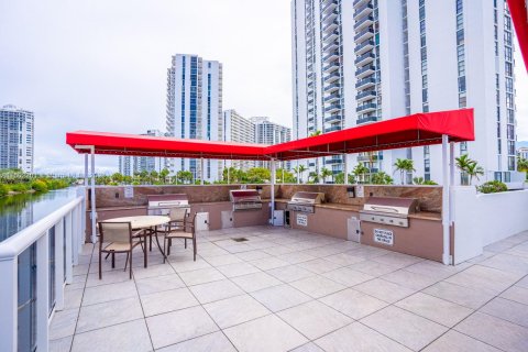 Condo in Aventura, Florida, 1 bedroom  № 912902 - photo 13