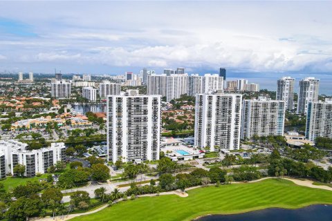 Condo in Aventura, Florida, 1 bedroom  № 912902 - photo 3