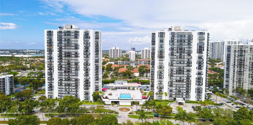 Condo in Aventura, Florida, 1 bedroom  № 912902