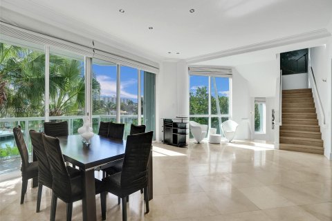 Copropriété à vendre à Sunny Isles Beach, Floride: 4 chambres, 323.21 m2 № 1242256 - photo 10