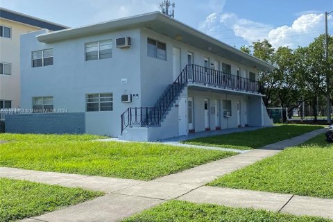 Immobilier commercial à vendre à North Miami Beach, Floride № 1138971 - photo 1