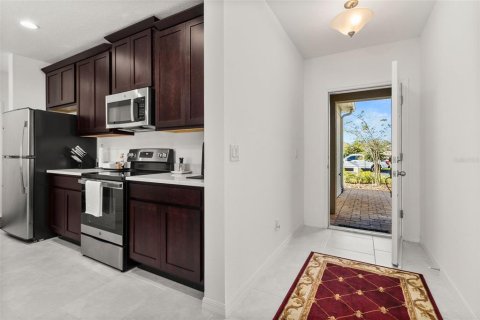 Townhouse in CYPRESS HAMMOCK in Kissimmee, Florida 4 bedrooms, 174.28 sq.m. № 1438936 - photo 4