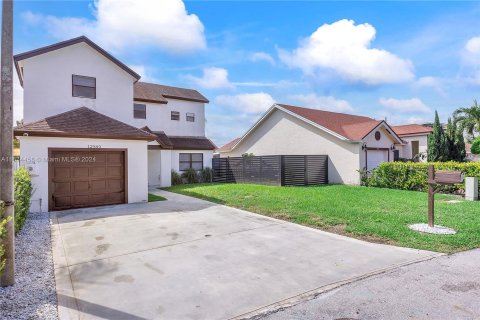 Casa en venta en Homestead, Florida, 4 dormitorios, 165.92 m2 № 1398086 - foto 3