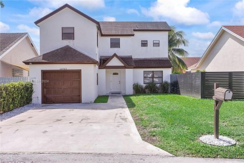 Casa en venta en Homestead, Florida, 4 dormitorios, 165.92 m2 № 1398086 - foto 2