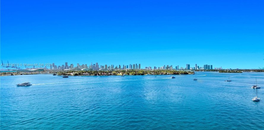 Condo in Miami Beach, Florida, 2 bedrooms  № 1398134