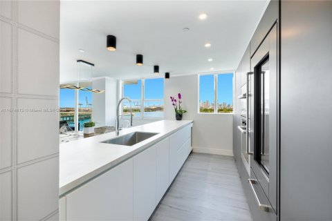 Condominio en venta en Miami Beach, Florida, 2 dormitorios, 106.56 m2 № 1398134 - foto 2