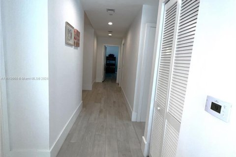 Copropriété à vendre à Miami Beach, Floride: 3 chambres, 172.98 m2 № 1242212 - photo 21