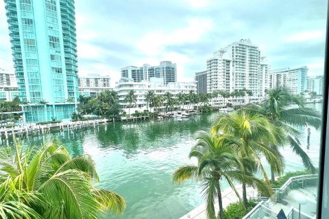 Condominio en venta en Miami Beach, Florida, 3 dormitorios, 172.98 m2 № 1242212 - foto 3