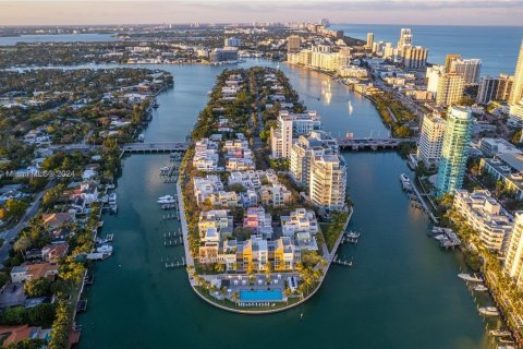 Condominio en venta en Miami Beach, Florida, 3 dormitorios, 172.98 m2 № 1242212 - foto 1