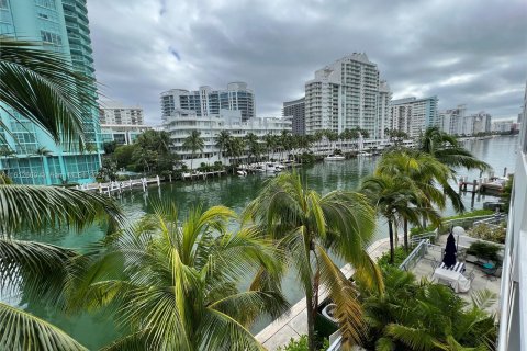 Copropriété à vendre à Miami Beach, Floride: 3 chambres, 172.98 m2 № 1242212 - photo 2