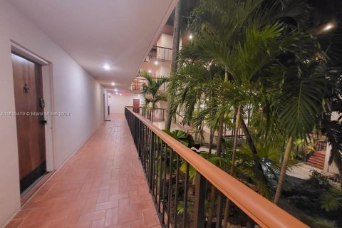 Condominio en venta en Key Biscayne, Florida, 1 dormitorio, 90.3 m2 № 1311299 - foto 18