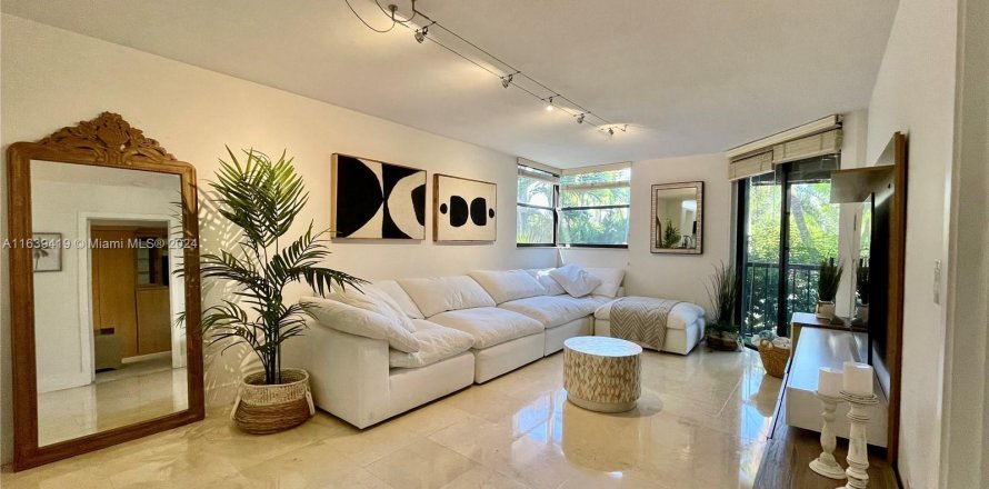 Condo in Key Biscayne, Florida, 1 bedroom  № 1311299