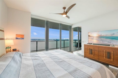 Condo in Miami, Florida, 1 bedroom  № 1367149 - photo 10