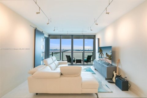 Condominio en venta en Miami, Florida, 1 dormitorio, 89.09 m2 № 1367149 - foto 2