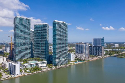 Condo in Miami, Florida, 1 bedroom  № 1367149 - photo 18