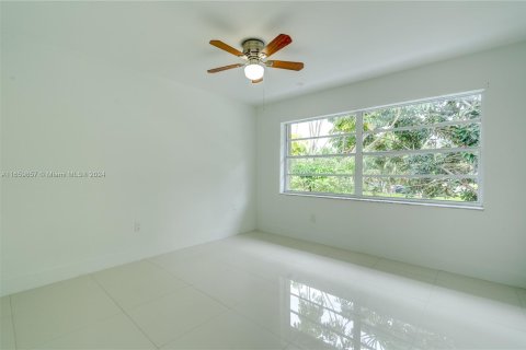 Townhouse in Miami, Florida 3 bedrooms, 128.02 sq.m. № 1367073 - photo 23