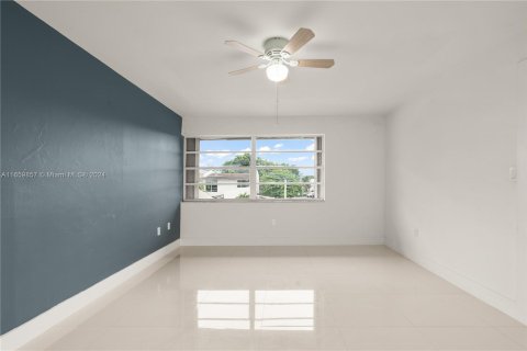 Townhouse in Miami, Florida 3 bedrooms, 128.02 sq.m. № 1367073 - photo 18