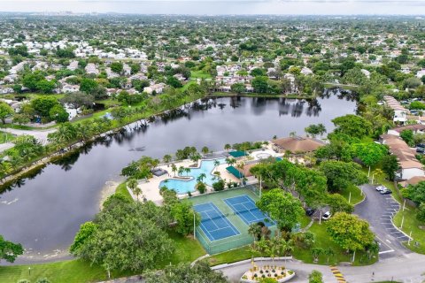 Touwnhouse à louer à Miami, Floride: 3 chambres, 128.02 m2 № 1367073 - photo 27