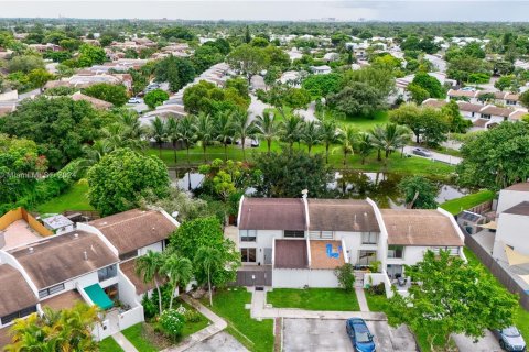 Touwnhouse à louer à Miami, Floride: 3 chambres, 128.02 m2 № 1367073 - photo 25