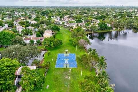 Touwnhouse à louer à Miami, Floride: 3 chambres, 128.02 m2 № 1367073 - photo 30