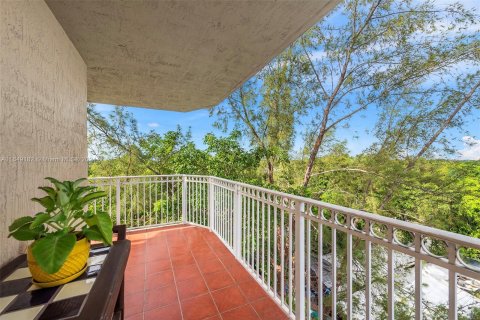 Condo in Miami, Florida, 2 bedrooms  № 1333236 - photo 23