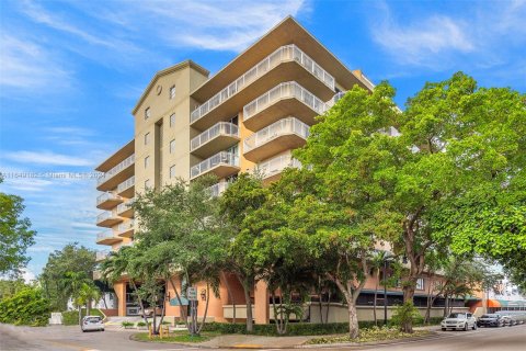 Condo in Miami, Florida, 2 bedrooms  № 1333236 - photo 24