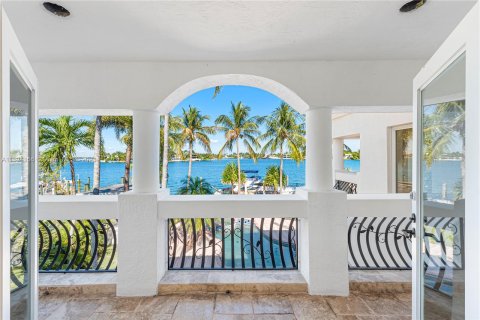 Casa en venta en Miami Beach, Florida, 9 dormitorios, 763.29 m2 № 212538 - foto 20