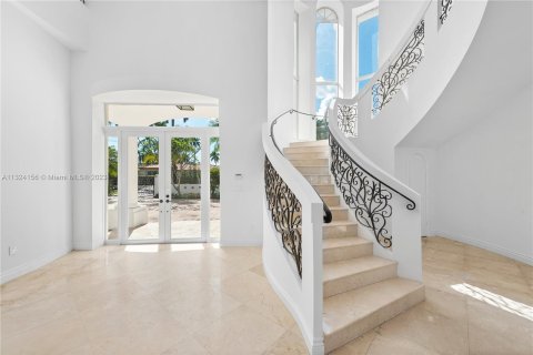 Casa en venta en Miami Beach, Florida, 9 dormitorios, 763.29 m2 № 212538 - foto 15