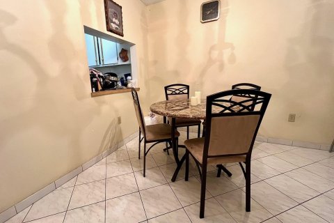 Condo in Plantation, Florida, 2 bedrooms  № 939016 - photo 19