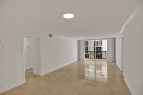 Condo in Miami Beach, Florida, 2 bedrooms  № 1233342 - photo 3