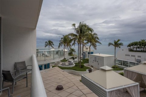 Condominio en venta en Fort Lauderdale, Florida, 1 dormitorio, 80.64 m2 № 54487 - foto 20