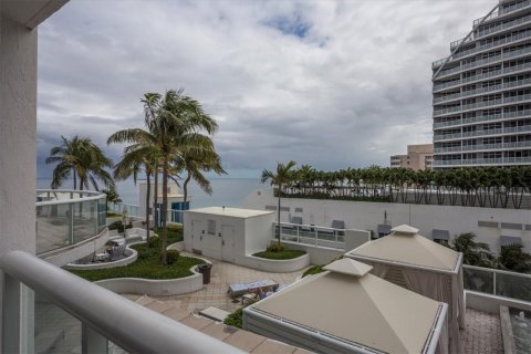 Condominio en venta en Fort Lauderdale, Florida, 1 dormitorio, 80.64 m2 № 54487 - foto 2