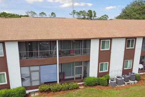 Condominio en venta en Zephyrhills, Florida, 2 dormitorios, 80.27 m2 № 1263671 - foto 30