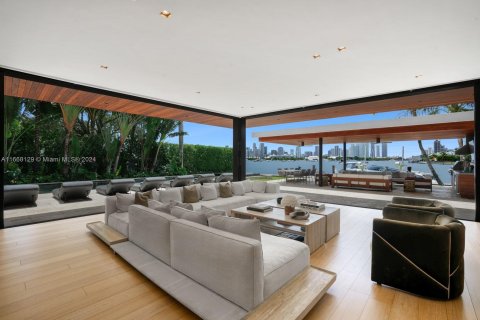 Casa en venta en Miami Beach, Florida, 5 dormitorios, 733 m2 № 1368697 - foto 19