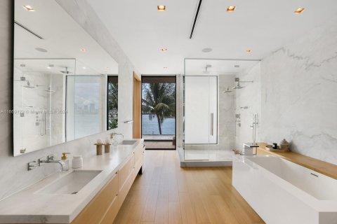 Casa en venta en Miami Beach, Florida, 5 dormitorios, 733 m2 № 1368697 - foto 4