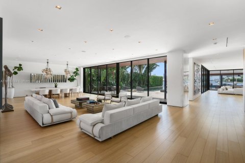 Casa en venta en Miami Beach, Florida, 5 dormitorios, 733 m2 № 1368697 - foto 17