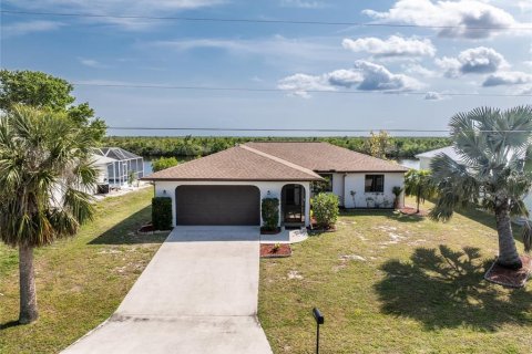 House in Port Charlotte, Florida 3 bedrooms, 130.53 sq.m. № 1368548 - photo 1