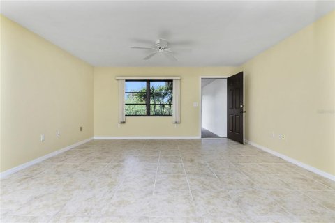 House in Port Charlotte, Florida 3 bedrooms, 130.53 sq.m. № 1368548 - photo 6