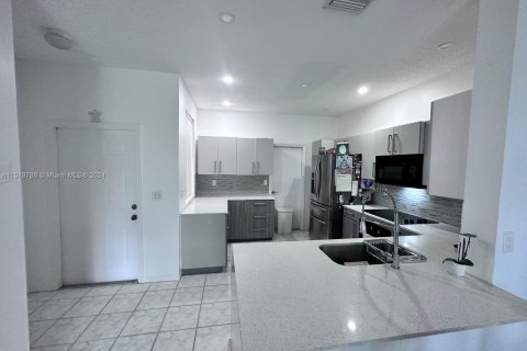 Condominio en venta en Weston, Florida, 2 dormitorios № 965528 - foto 12