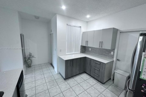 Condominio en venta en Weston, Florida, 2 dormitorios № 965528 - foto 14