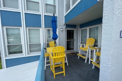 Touwnhouse à vendre à Madeira Beach, Floride: 2 chambres, 96.62 m2 № 1366642 - photo 4