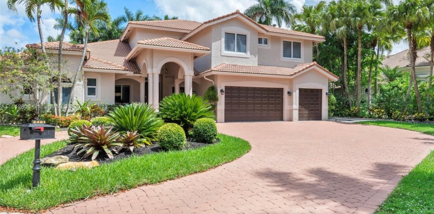 Villa ou maison à Weston, Floride 6 chambres, 439.99 m2 № 1234482