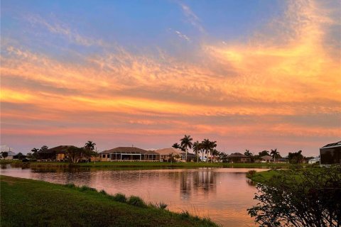 Villa ou maison à vendre à Punta Gorda, Floride: 3 chambres, 188.96 m2 № 1251913 - photo 1