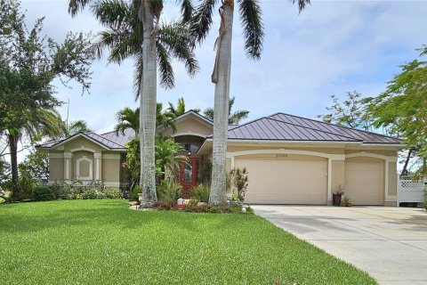 Villa ou maison à vendre à Punta Gorda, Floride: 3 chambres, 188.96 m2 № 1251913 - photo 2