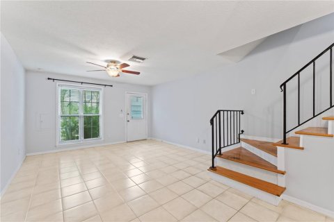 Townhouse in Temple Terrace, Florida 2 bedrooms, 111.48 sq.m. № 1366104 - photo 4