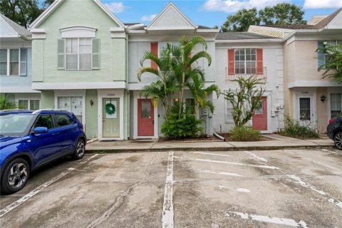 Townhouse in Temple Terrace, Florida 2 bedrooms, 111.48 sq.m. № 1366104 - photo 1