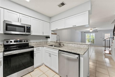 Adosado en venta en Temple Terrace, Florida, 2 dormitorios, 111.48 m2 № 1366104 - foto 12